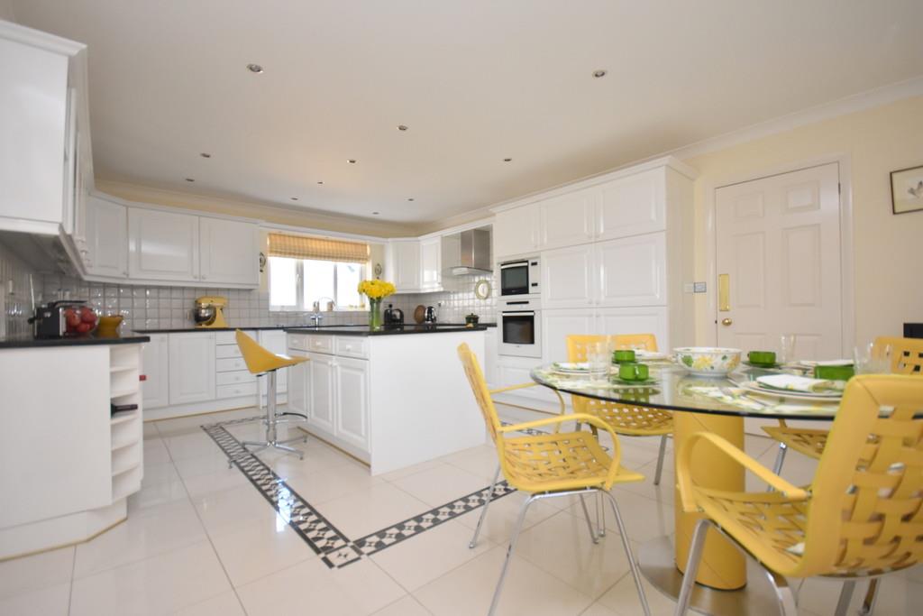 2 The Oaklands, Pen-Y-Turnpike Road, Dinas Powys, CF64 4HH